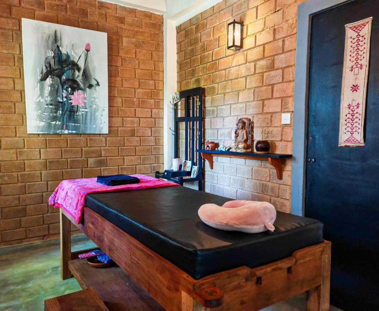 Villa Lyvie Ayurvedic Hotel Tangalle Exteriör bild