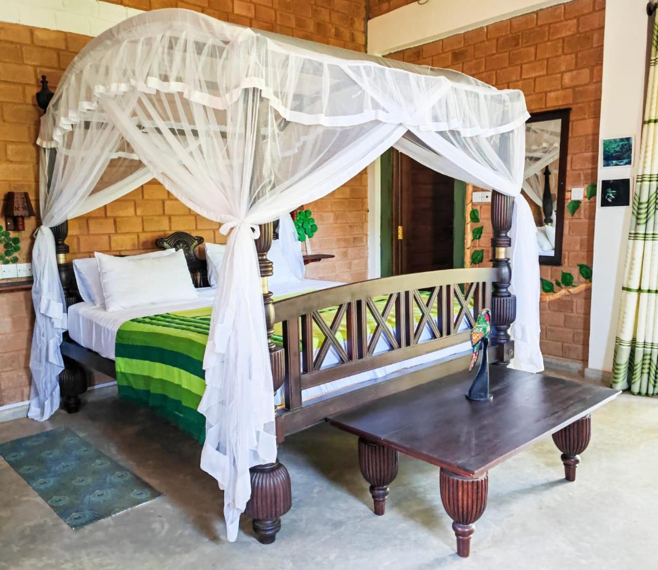 Villa Lyvie Ayurvedic Hotel Tangalle Exteriör bild