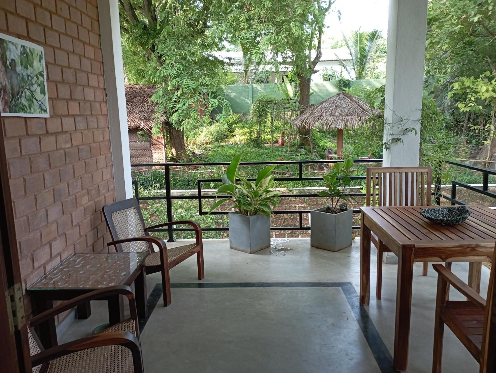 Villa Lyvie Ayurvedic Hotel Tangalle Exteriör bild