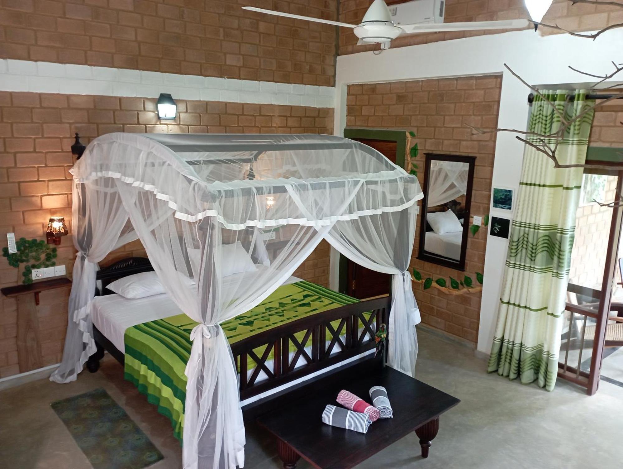 Villa Lyvie Ayurvedic Hotel Tangalle Exteriör bild