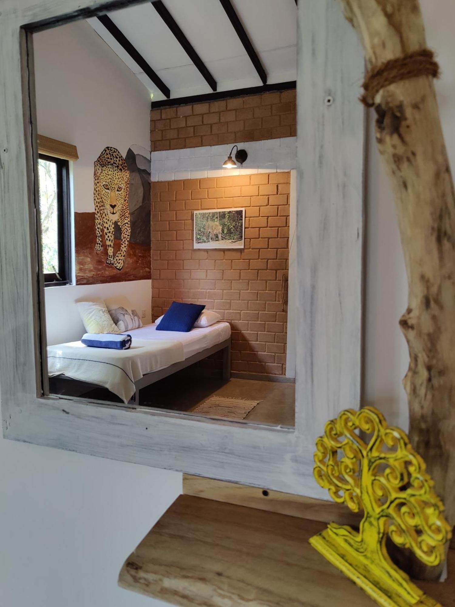 Villa Lyvie Ayurvedic Hotel Tangalle Exteriör bild